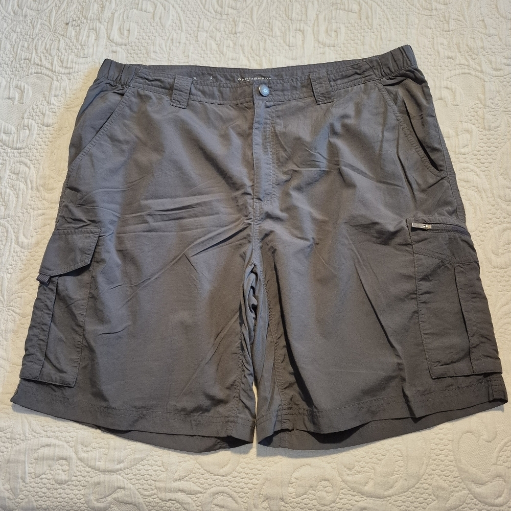 Columbia men's size 40 x 10 omni shade light weight quick dry gray shorts, VGUC